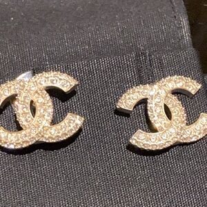 Rare,limited edition Champagne authentic CC original Chanel earrings w/crystals